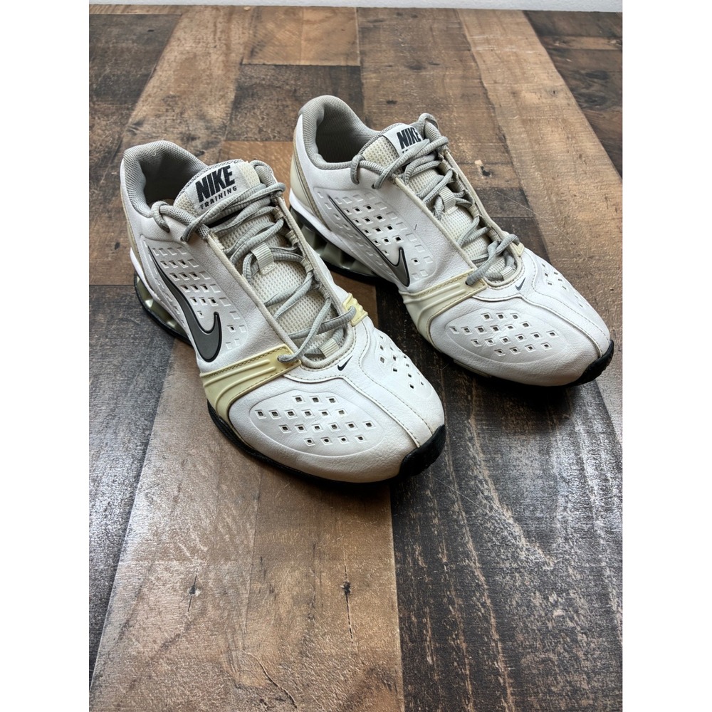 Nike Shox Training Shoes Womens 8.5 White Silver Low Top Athletic Sneakers Good